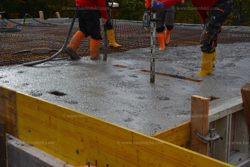 bib-lg04-betonarbeiten-0330 | Nach LV-Leistungsgruppen sortierte Detailfotos über den Bau eines Hauses. Alle Hausbau-Bilder direkt vom Urheber und Autor der Website Haus-Selber-Bauen.com