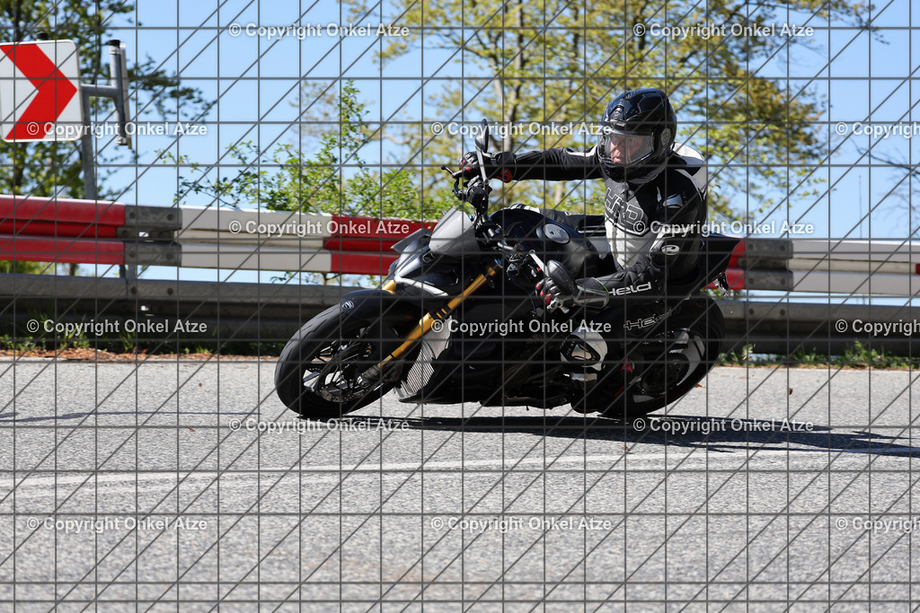 IMG_7619 | Fotograf am Kyffhäuser. Onkel Atze. Kyffhäuser Rennstrecke. Café36. Motorsportfotografie. - Realisiert mit Pictrs.com