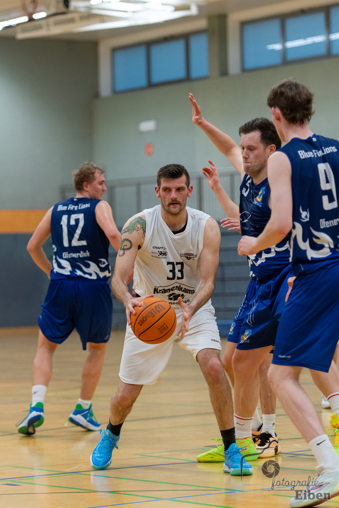 Wattworms Edewecht-Lions Ofenerdiek | Wattworms Edewecht (weiß)-Lions Ofenerdiek (blau) am 22.02.2026 in Edewecht (Heinz-zur-Jührden-Halle); Photo: Philip Eiben 2025 - Realisiert mit Pictrs.com