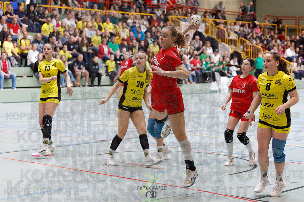 Hessenmeisterschaft wJC - Finale; HSG Kleenheim - HSG Weiterstadt/ Braunsh.Worf. | Hessenmeisterschaft wJC - Finale; HSG Kleenheim - HSG Weiterstadt/ Braunsh.Worf. am 22.03.2025 in Biedenkopf (Sporthalle Lahntalschule)Photo © 2025 - Jörg Heinrich - Realisiert mit Pictrs.com