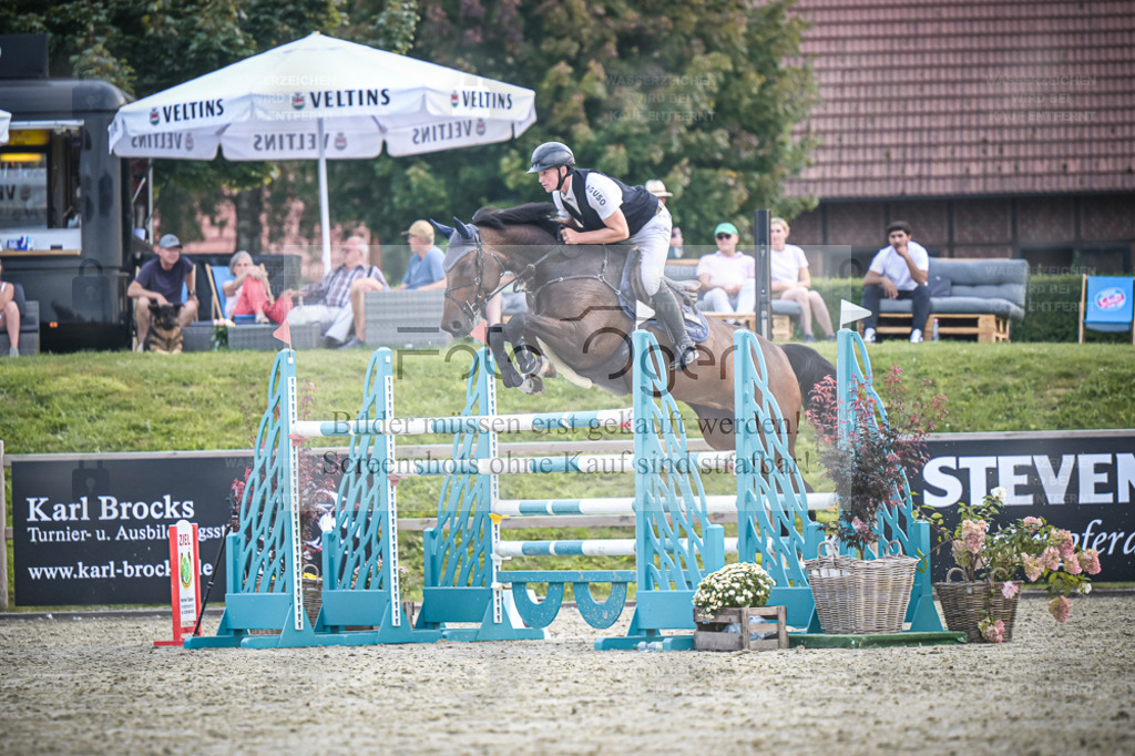 DOS_3815 | Entdecke hochwertige Reitturnierfotos von Foto Oger. Professionell, emotional und authentisch – jetzt Lieblingsmomente im Shop bestellen. - Realisiert mit Pictrs.com