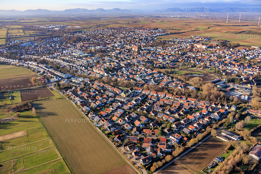 Luftbild: Anne-Frank-Straße in Herxheim bei Landau im Bundesland Rheinland-Pfalz in Deutschland. Foto: IMG_152696.jpg vom 31.12.2025 durch Werner Riehm/FLY-FOTO.de