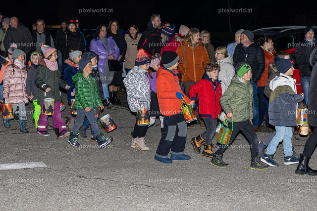 Laternenfest in St. Martin | Bildershop von pixelworld.at - Realisiert mit Pictrs.com