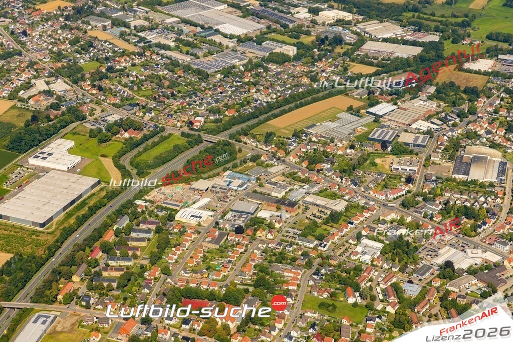 Luftbild der Stadt Herford - Das Luftbild wurde 2025 vom UL-Flugzeug heraus erstellt ( keine Drohnenaufnahme ) - Hochauflösende Luftaufnahme - für Wandbilder und großformatige Ausdrucke geeignet. Das besondere Geschenk!Hier alle&nbsp;Infos zur Lizenzierung der LuftaufnahmeWir fliegen auch dieses Jahr wieder in Ihre Region um Luftbilder zu erstellen.- Luftbild anfragen