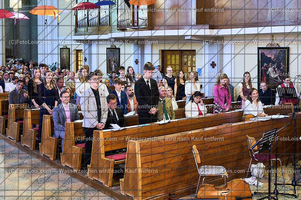 ALP0715_PfarrFirmung Wieselburg_Geloebnis | (C)FotoLois.com, Alois Spandl, Firmung in der Pfarrkirche Wieselburg mit Generalvikar Dr. Christoph Weiss, Dechant Pfarrer Daniel Kostrzycki und Monignore Franz Dammerer, Sa 15. Juni 2024.