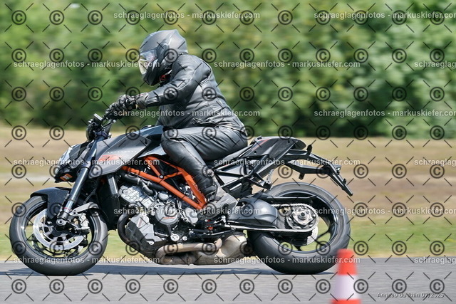 25bt04-1238 | markuskiefer.com - Realisiert mit Pictrs.com