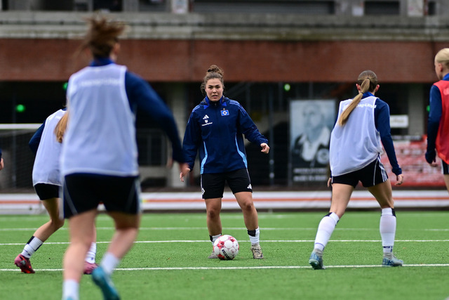 Fußball I Frauen I Saison 2025-2026 I Regionalliga Nord I 10. Spieltag I FC St. Pauli - Hamburger SV U20 I 13139 | Der Sportfotograf. - Realisiert mit Pictrs.com