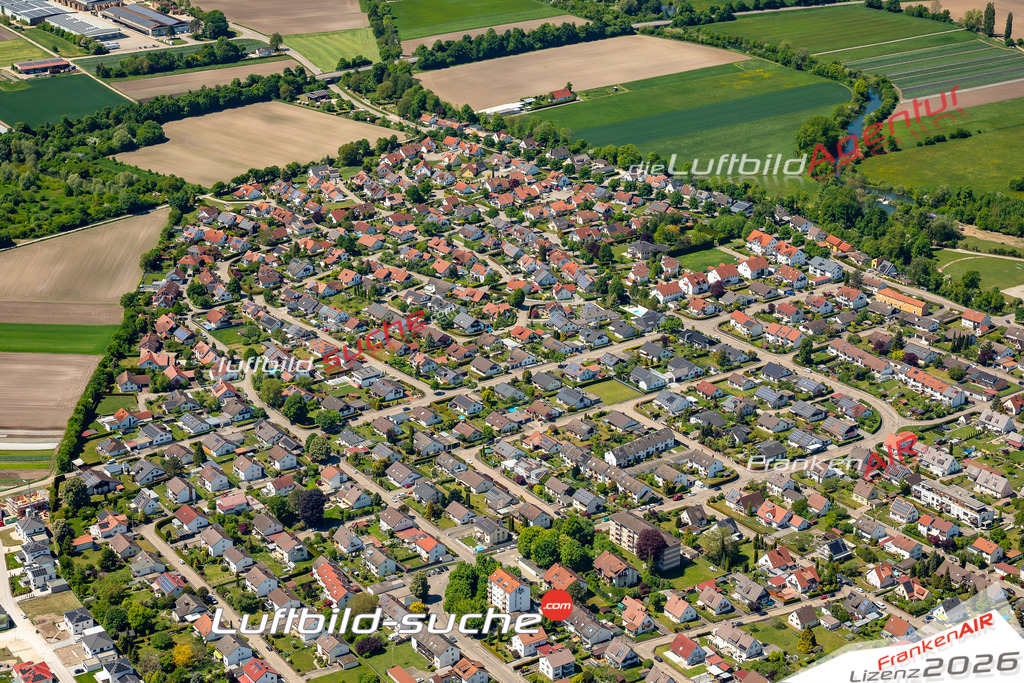Luftaufnahme der Stadt Gundelfingen an der Donau - Die Luftaufnahme wurde 2025 vom UL-Flugzeug heraus erstellt ( keine Drohne ) - Hochauflösende Luftaufnahme - für professionelle Ausdrucke geeignet. Die Geschenkidee !Mit Lizenz und Bildrechte bestellbar
