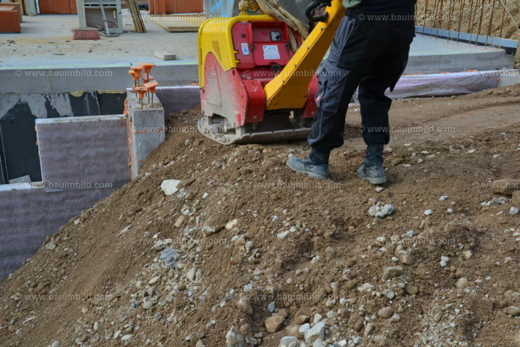 bib-lg02-erdarbeiten-0131 | Nach LV-Leistungsgruppen sortierte Detailfotos über den Bau eines Hauses. Alle Hausbau-Bilder direkt vom Urheber und Autor der Website Haus-Selber-Bauen.com