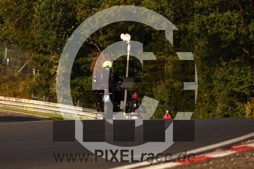 0352-20250814_02814 | Schöne Erinnerungen an spannende Momente - das festzuhalten ist unser Job. PIXELrace.de ist seit 2003 auf den Rennstrecken Europas unterwegs um die Action draußen beim Fahren und die wunderbare Stimmung imm Fahrerlager für euch einzufangen.