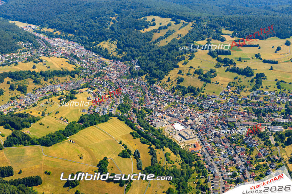 Das Luftbild zeigt :  Frammersbach - Die Luftaufnahme wurde 2023 vom UL-Flugzeug aus erstellt ( keine Drohne ) - Hochauflösende Luftaufnahme - Für grossformatige Ausdrucke geeignet. Die Geschenkidee !Mit Lizenz und Bildrechte bestellbar