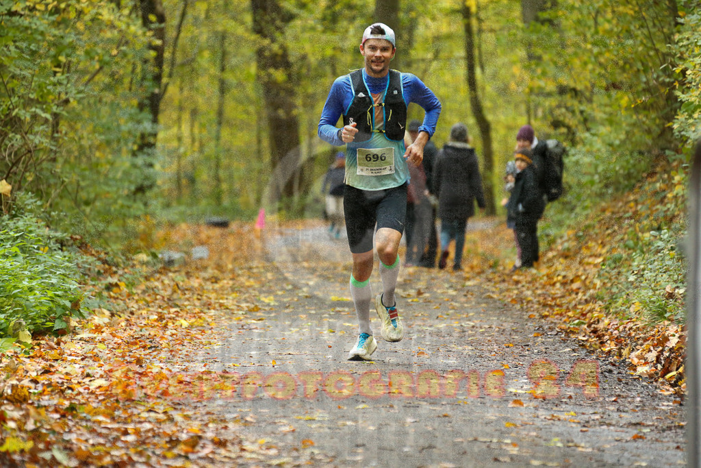 251026_1154_EX1_9771 | Sportfotografie im Rhein-Sieg Kreis, Köln, Bonn, NRW, Rheinland Pfalz, Hessen, etc. Unser Tätigkeitsfeld umfasst den Laufsport vom Volkslauf über den Marathon, Duathlon, Triathon bis zum Ultralauf wie Kölnpfad Ultra oder Schindertrail.