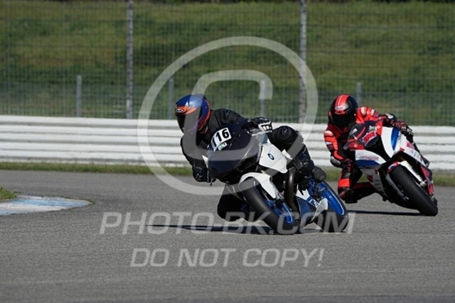 2025_04_28_PBK_11728 | Sportfotografie; SlowMotion; Video; Rennstrecke; Hafeneger; Speer; Racing; RSE; BMW; CBO; Trackday; Motorsportarena; Hockenheimring; Brno; Most; Barcelona; Valencia