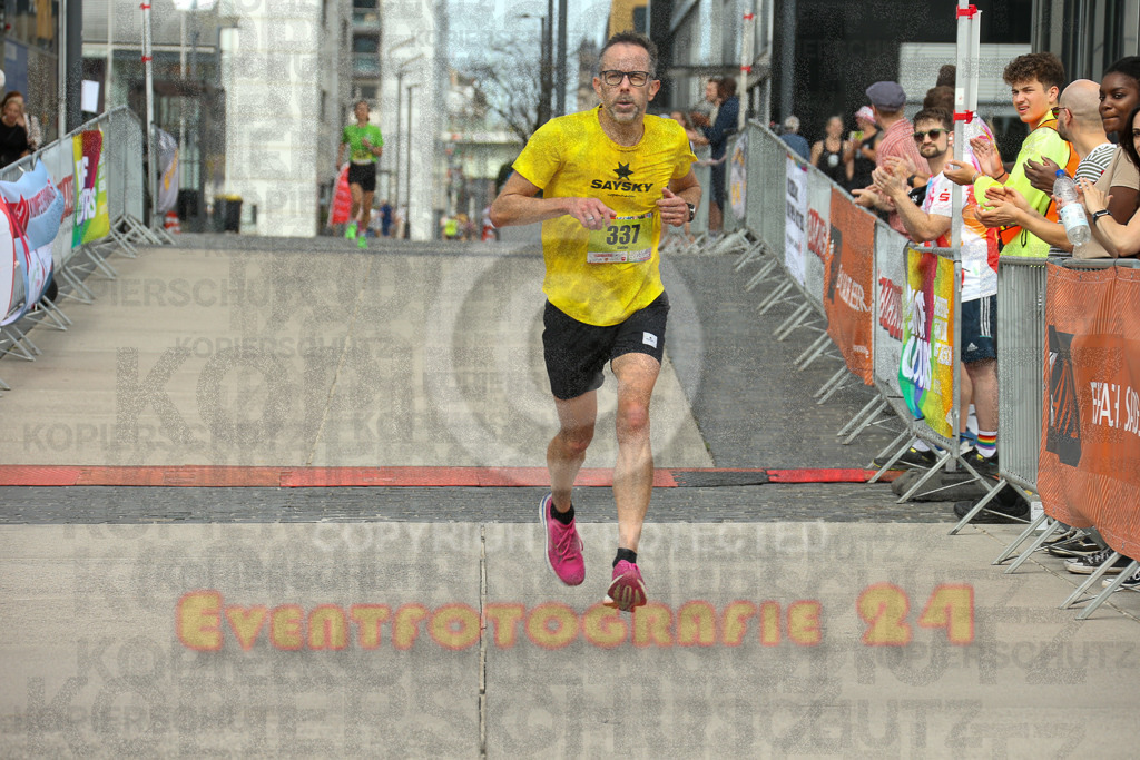 250920_1320_EX1_4093 | Sportfotografie im Rhein-Sieg Kreis, Köln, Bonn, NRW, Rheinland Pfalz, Hessen, etc. Unser Tätigkeitsfeld umfasst den Laufsport vom Volkslauf über den Marathon, Duathlon, Triathon bis zum Ultralauf wie Kölnpfad Ultra oder Schindertrail.