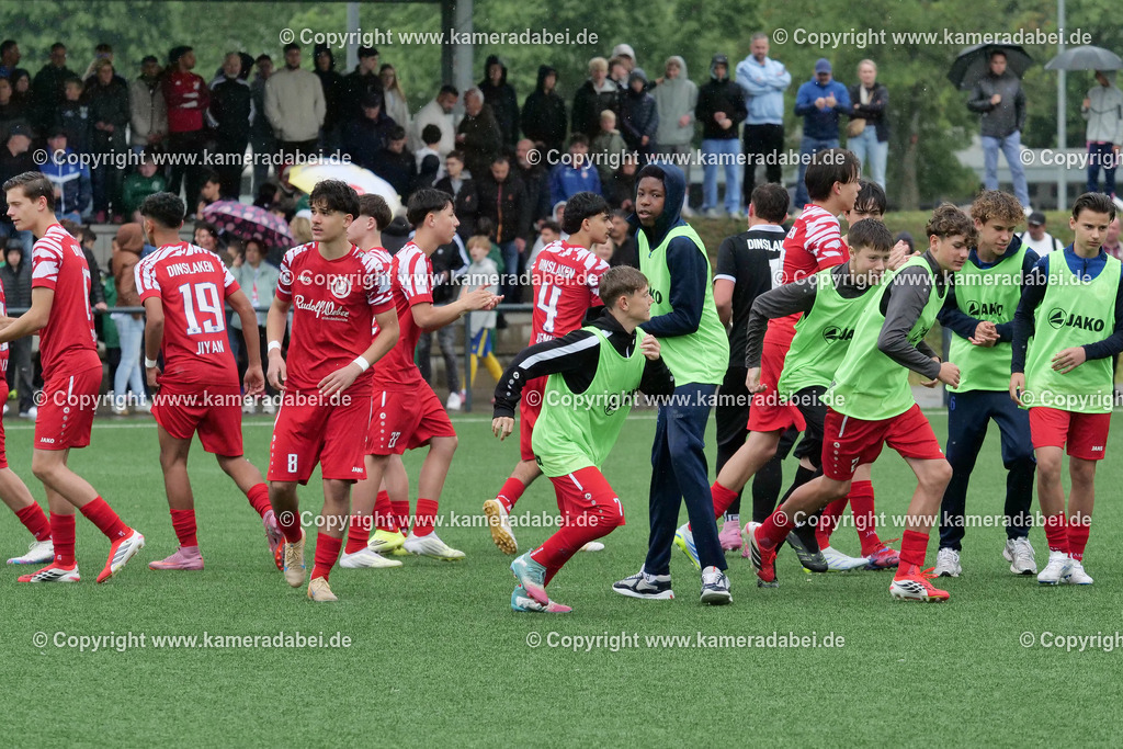 Fußball : C-Junioren : Aufstieg Regionalliga West : SUS 09 Dinslaken - Vfb 03 Hilden am 04.06.2026 in Dinslaken | Fußball : C-Junioren : Aufstieg Regionalliga West : SUS 09 Dinslaken (rotr Trikots)- Vfb 03 Hilden (weiße Trikots) am 04.06.2026 in Dinslaken - Realisiert mit Pictrs.com