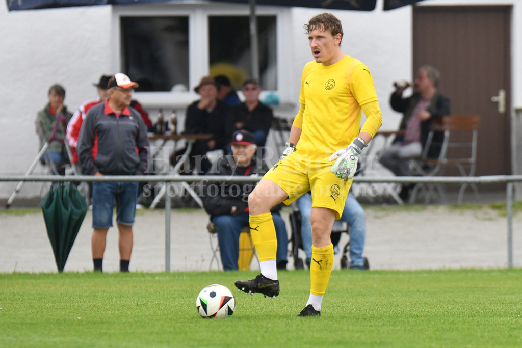 SpVgg Plattling : FC Ergolding | Johannes Wildfeuer (SpVgg Plattling) - Realisiert mit Pictrs.com