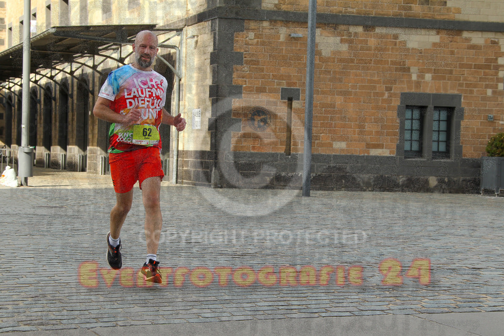 250920_1535_EV4_9213 | Sportfotografie im Rhein-Sieg Kreis, Köln, Bonn, NRW, Rheinland Pfalz, Hessen, etc. Unser Tätigkeitsfeld umfasst den Laufsport vom Volkslauf über den Marathon, Duathlon, Triathon bis zum Ultralauf wie Kölnpfad Ultra oder Schindertrail.