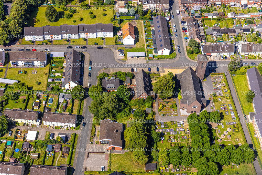 Hamm240705851 | Luftbild, evang. Johanneskirche und Friedhof, Wohngebiet An der Johanniskirche, Bockum-Hövel, Hamm, Ruhrgebiet, Nordrhein-Westfalen, Deutschland