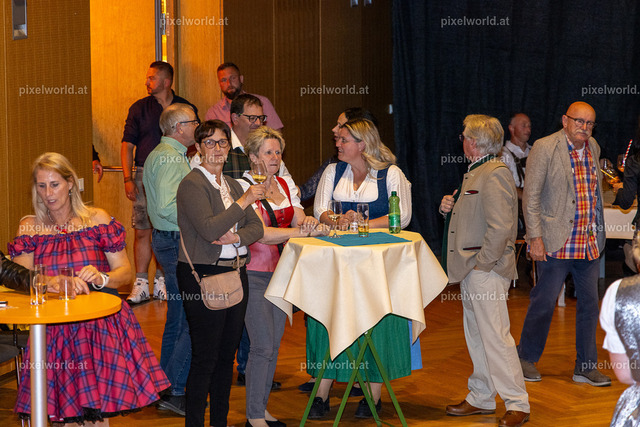 Schlager trifft Tracht | Bildershop von pixelworld.at - Realisiert mit Pictrs.com