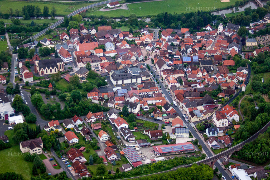 Luftbild: Dorfansicht in Euerdorf im Bundesland Bayern in Deutschland. Foto: IMG_65933.jpg vom 30.05.2014 durch Werner Riehm/FLY-FOTO.de