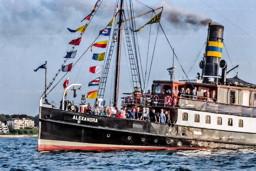 PDM2_0969_ALEXANDRA_180x120 | DIGITALKUNST. Dampfer ALEXANDRA. __ Der Flensburger Salondampfer in der sommerlichen Nachmittagssonne auf der Flensburger Förde - während einer Paradefahrt beim Dampfer- Festival " Flensburger Dampf - Rundum ". __ Seitenverhältnis = 3 zu 2. - Realisiert mit Pictrs.com
