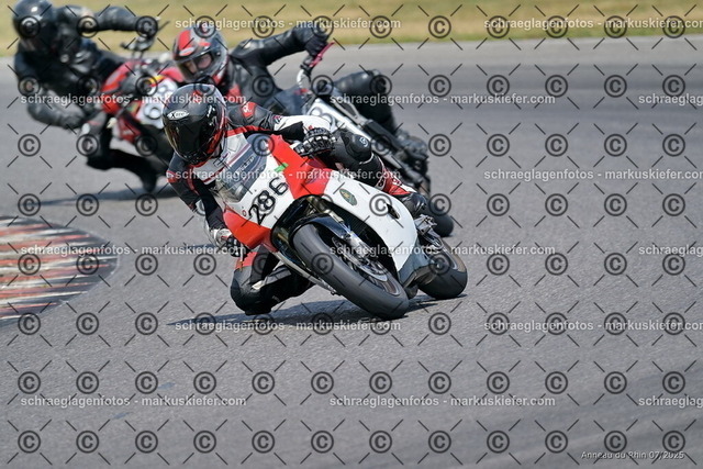 25bt04-1290 | markuskiefer.com - Realisiert mit Pictrs.com