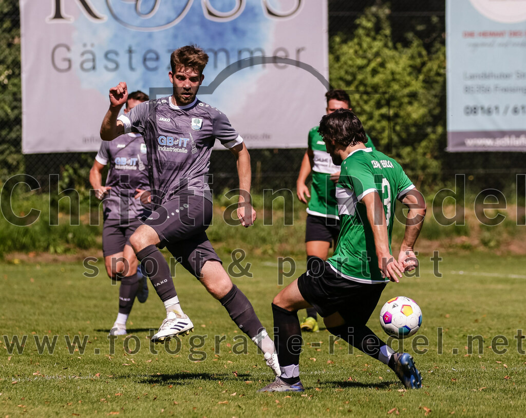 2023-08-20_108_SV_Hohenlinden_gegen_SV_Buch | Hohenlinden, Deutschland, 20.08.2023:
Fußball, A-Klasse 2023 / 2024, 1. Spieltag, SV Hohenlinden gegen SV Bruck, Endergebnis: 5:1

Noah Haberl (SV Hohenlinden, #19), Benedikt Vollmayer (SV Bruck, #3)

Foto: Christian Riedel / fotografie-riedel.net