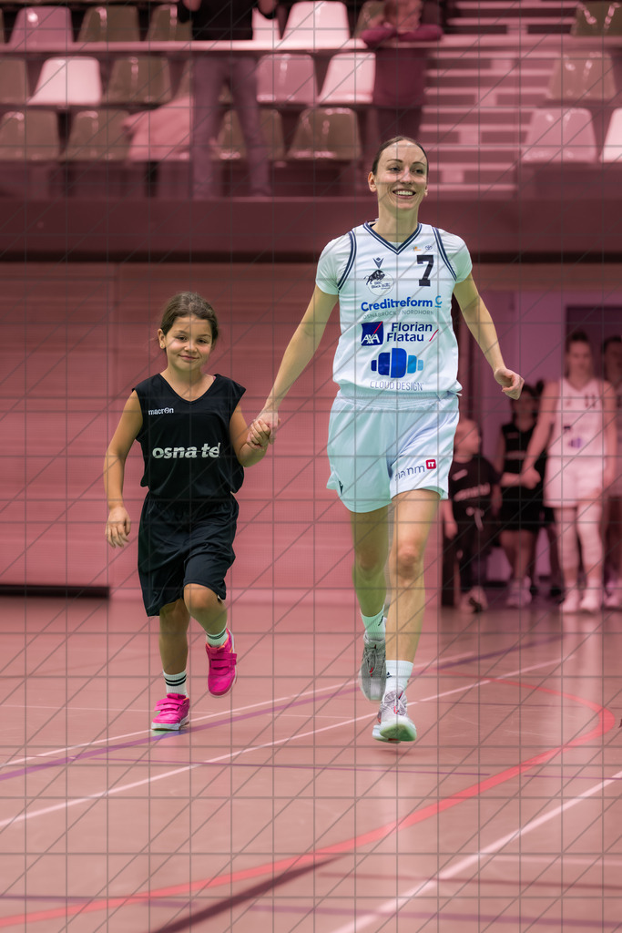 2. DBBL Nord 25/26 | Spieltag 08 | BBC Osnabrück vs. LionPride Braunschweig | 16.11.25: 2. DBBL Nord 25/26 | Spieltag 08 | BBC Osnabrück vs. LionPride Braunschweig / Osnabrück / Deutschland  //   CREDIT:www.bullenfotos.de, Martin König, Hörner Weg 40, D-49078 Osnabrück, +4917663732967 // Nutzung und Weitergabe nur zu den vereinbarten Zwecken. Presseanfragen an Ersteller. Alle Rechte beim Ersteller. Honorierung nach MFM. - Realisiert mit Pictrs.com
