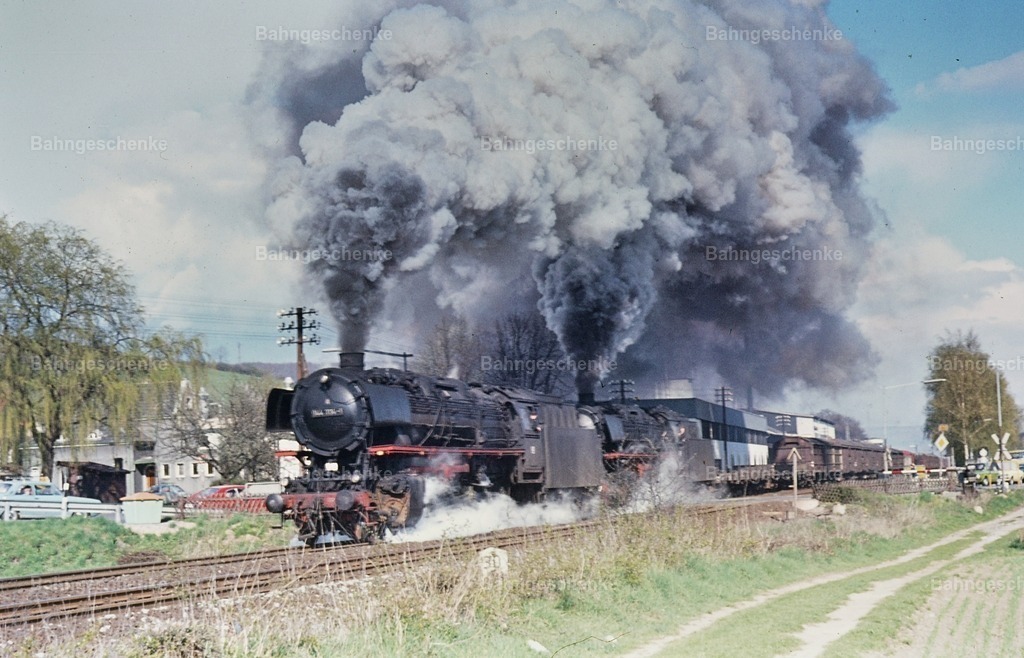 Bild0019 | Stöbern Sie durch einzigartige Aufnahmen und finden die perfekte Aufnahme für jeden Eisenbahnentheusiast! Stellen Sie sich aus einer Reihe von Möglichkeiten wie der Druck auf Leinwände, Fotoposter, Kalender oder Magnetfotos Ihr Geschenk zusammen - Realisiert mit Pictrs.com