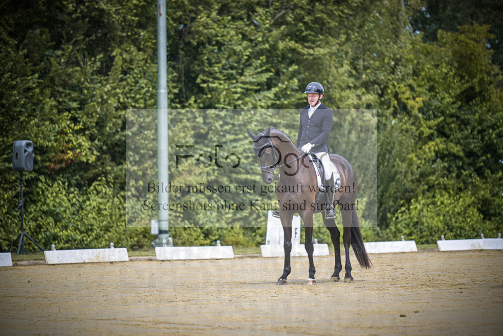 DOS_0605 | Entdecke hochwertige Reitturnierfotos von Foto Oger. Professionell, emotional und authentisch – jetzt Lieblingsmomente im Shop bestellen.Deutschlandweite Turnierfotografie. - Realisiert mit Pictrs.com