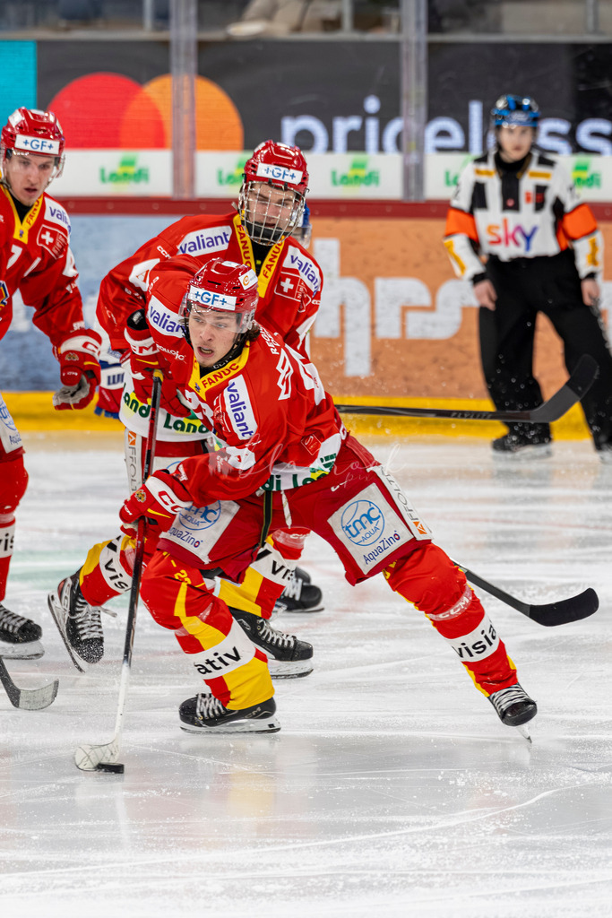 EHCB vs GCK 20260104-6187 | Sportbilder, Sportfotograf, Hochzeits- und Eventfotografin, Flugshows, Portraits und Tiershooting, Aviation, Downhill, Nationalleague, Swissleague, International