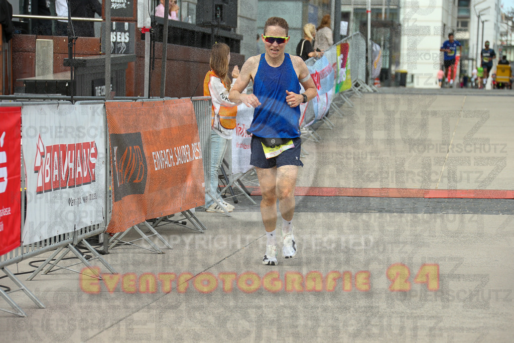 250920_1322_EX1_4211 | Sportfotografie im Rhein-Sieg Kreis, Köln, Bonn, NRW, Rheinland Pfalz, Hessen, etc. Unser Tätigkeitsfeld umfasst den Laufsport vom Volkslauf über den Marathon, Duathlon, Triathon bis zum Ultralauf wie Kölnpfad Ultra oder Schindertrail.