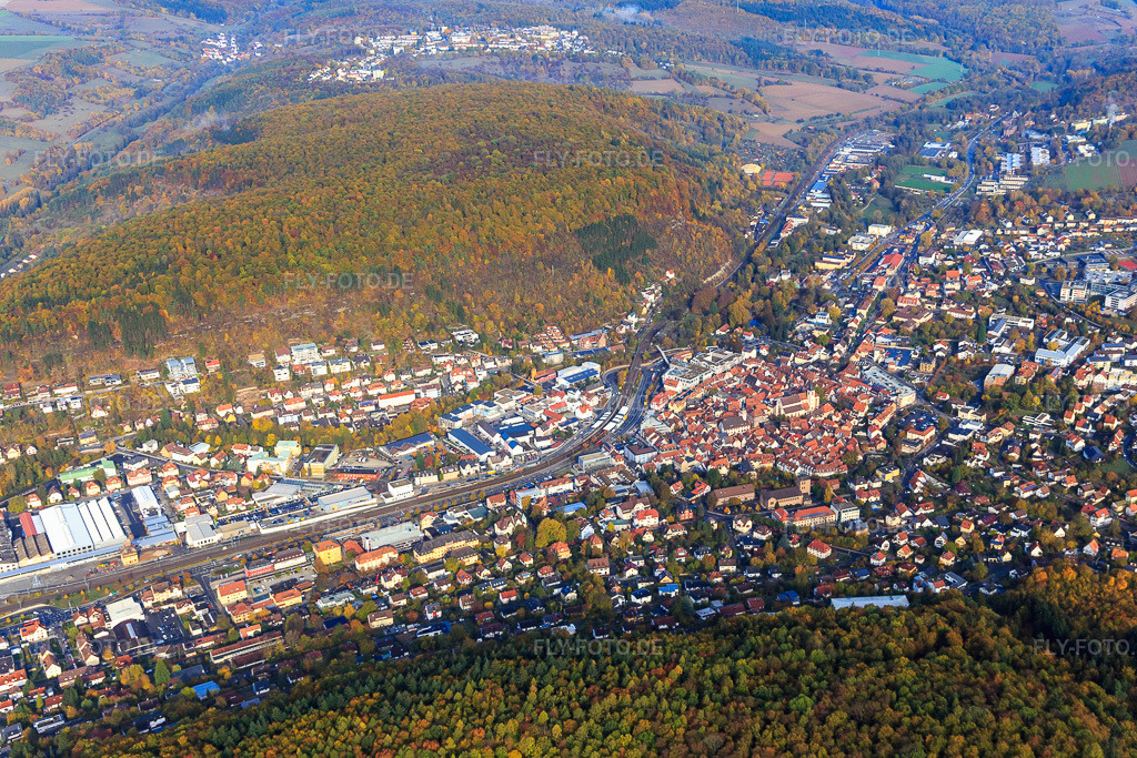 Luftbild: Stadtansicht im Elztal aus Südwesten in Mosbach im Bundesland Baden-Württemberg in Deutschland. Foto: IMG_112283.jpg vom 02.11.2018 durch Werner Riehm/FLY-FOTO.de