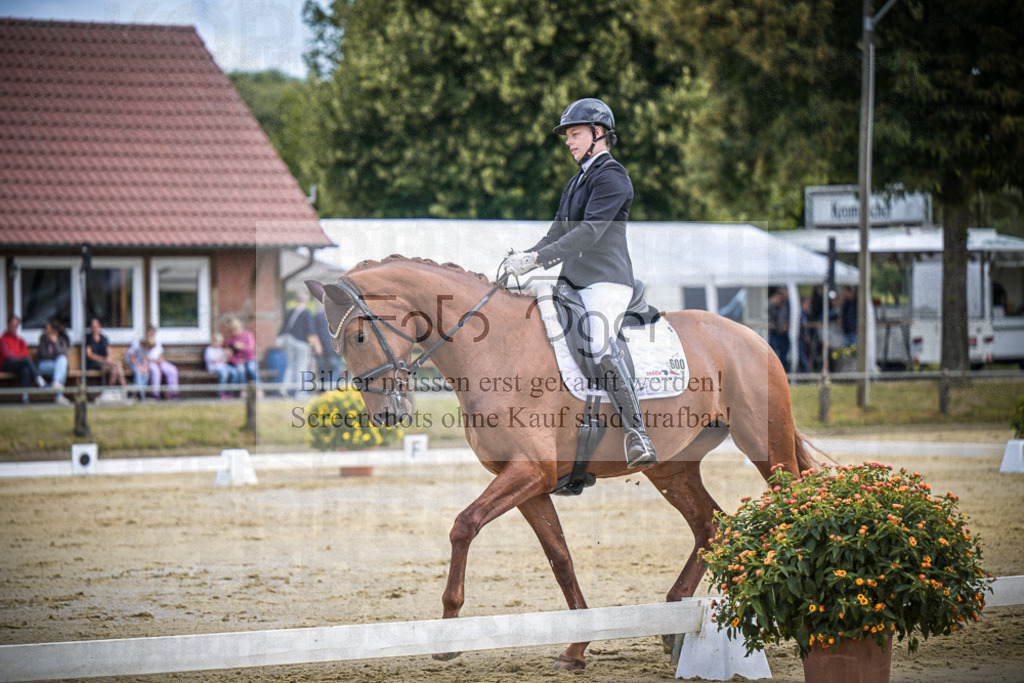 DOS_8627 | Entdecke hochwertige Reitturnierfotos von Foto Oger. Professionell, emotional und authentisch – jetzt Lieblingsmomente im Shop bestellen.Deutschlandweite Turnierfotografie. - Realisiert mit Pictrs.com