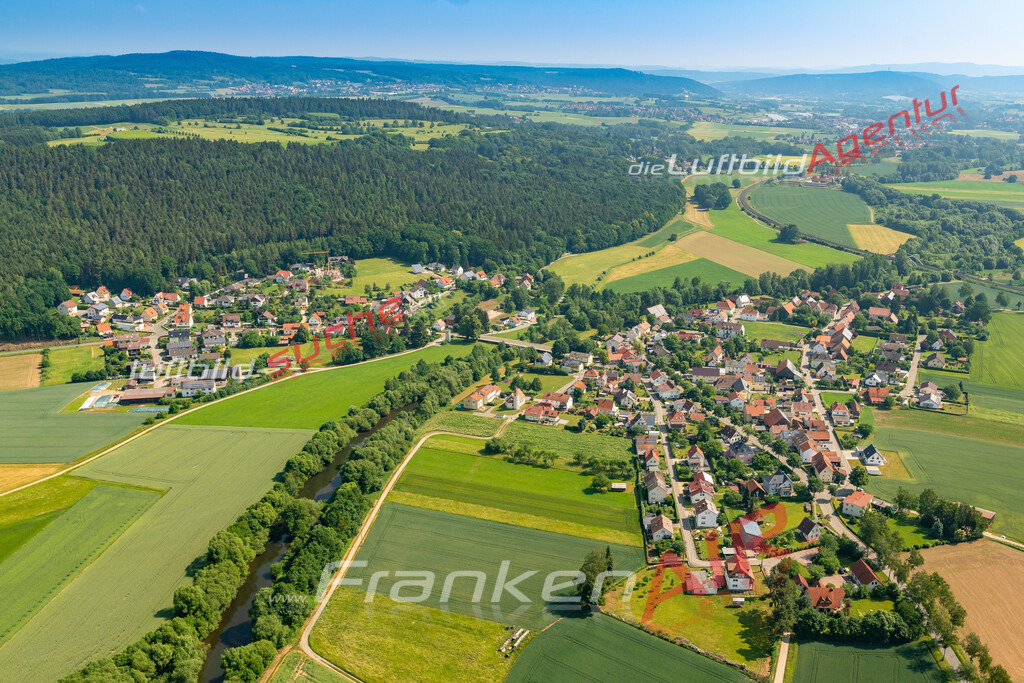 aktuelles Luftbild von  Unterlangenstadt - Luftaufnahme wurde 2018 von https://frankenair.de mittels Flugzeug (keine Drohne) erstellt.