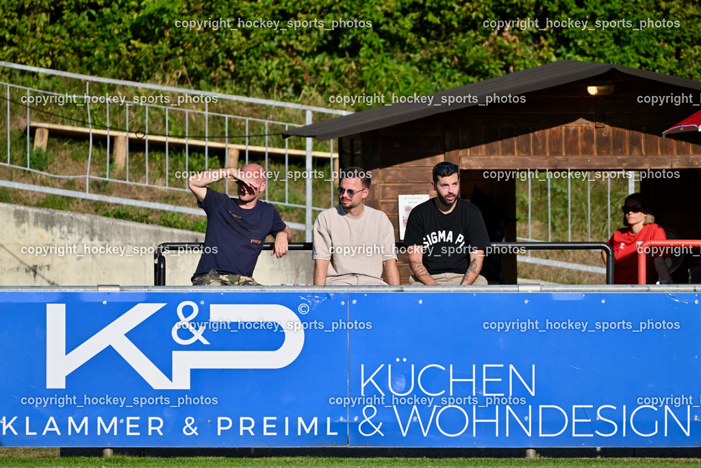 ESV Admira vs. SC Arriach | Besucher Sportanlage Admira, K&amp;P Werbeschild, ESV Admira vs. SC Arriach, ESV Admira vs. SC Arriach am 24.08.2024 in Villach (Sportzentrum Admira), Austria, (Photo by Bernd Stefan)