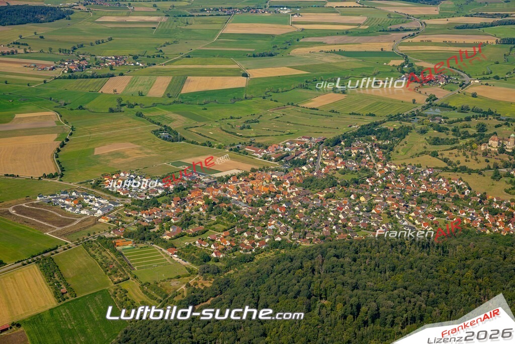 Das Luftbild zeigt :  Colmberg - Die Luftaufnahme wurde 2024 vom UL-Flugzeug aus erstellt ( keine Drohne ) - Hochauflösende Luftaufnahme - Für grossformatige Ausdrucke geeignet. Die Geschenkidee !Mit Lizenz und Bildrechte bestellbar