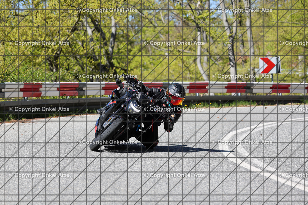 IMG_7753 | Fotograf am Kyffhäuser. Onkel Atze. Kyffhäuser Rennstrecke. Café36. Motorsportfotografie. - Realisiert mit Pictrs.com