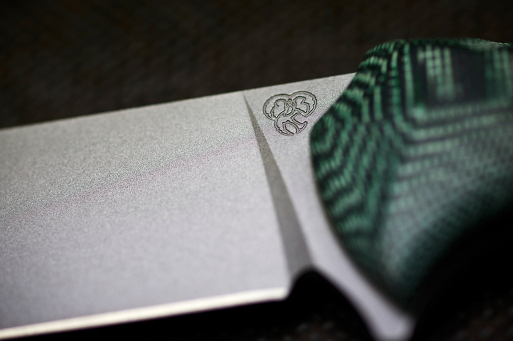 Messer Detailaufnahme mit Logo | Wien, Austria - December 03, 2018: Messerkönig; Messer Detailaufnahme mit Logo. - Realisiert mit Pictrs.com