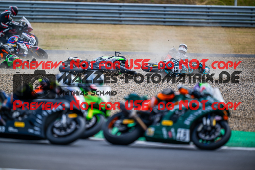 MaZZes_FotoMatrix_220625_1952 | PROSUPERSTOCK