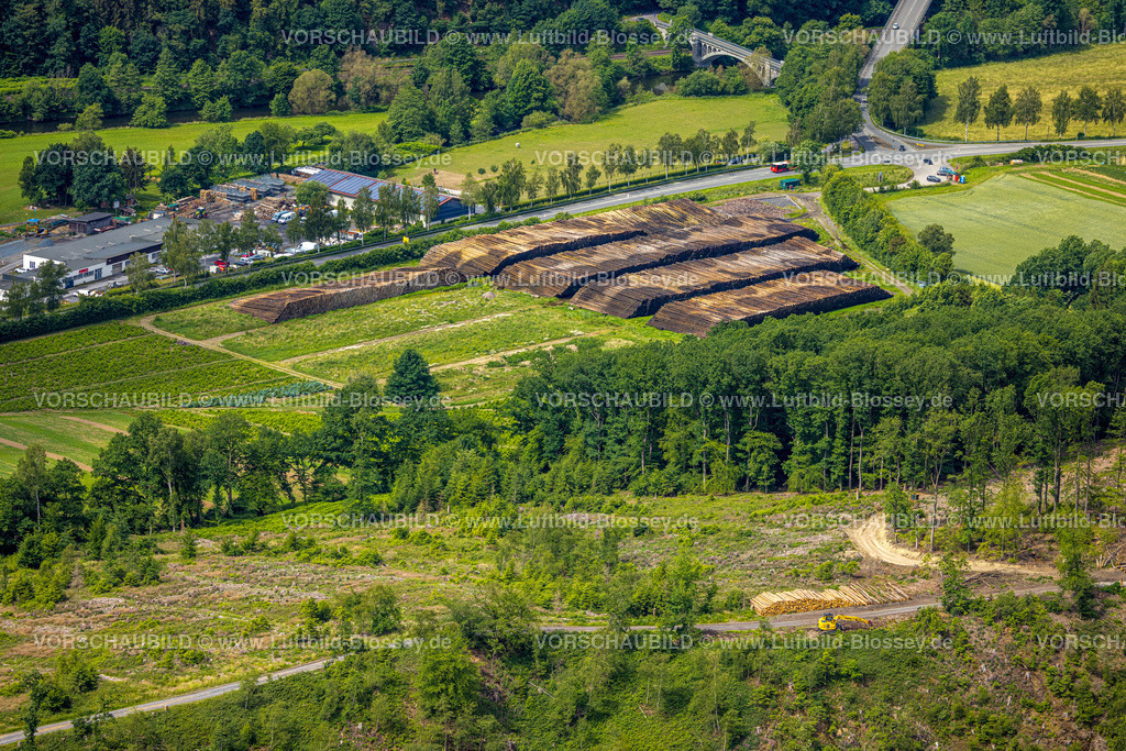 Arnsberg220601129 | Luftbild, Flinkerbusch Holzbau mit Holzlagerplatz Im Neyl, Rumbeck, Arnsberg, Sauerland, Nordrhein-Westfalen, Deutschland