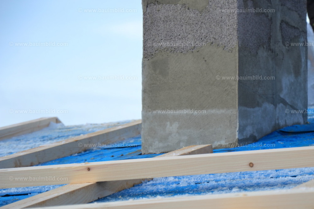 bib-lg08-schornstein-0040 | Nach LV-Leistungsgruppen sortierte Detailfotos über den Bau eines Hauses. Alle Hausbau-Bilder direkt vom Urheber und Autor der Website Haus-Selber-Bauen.com