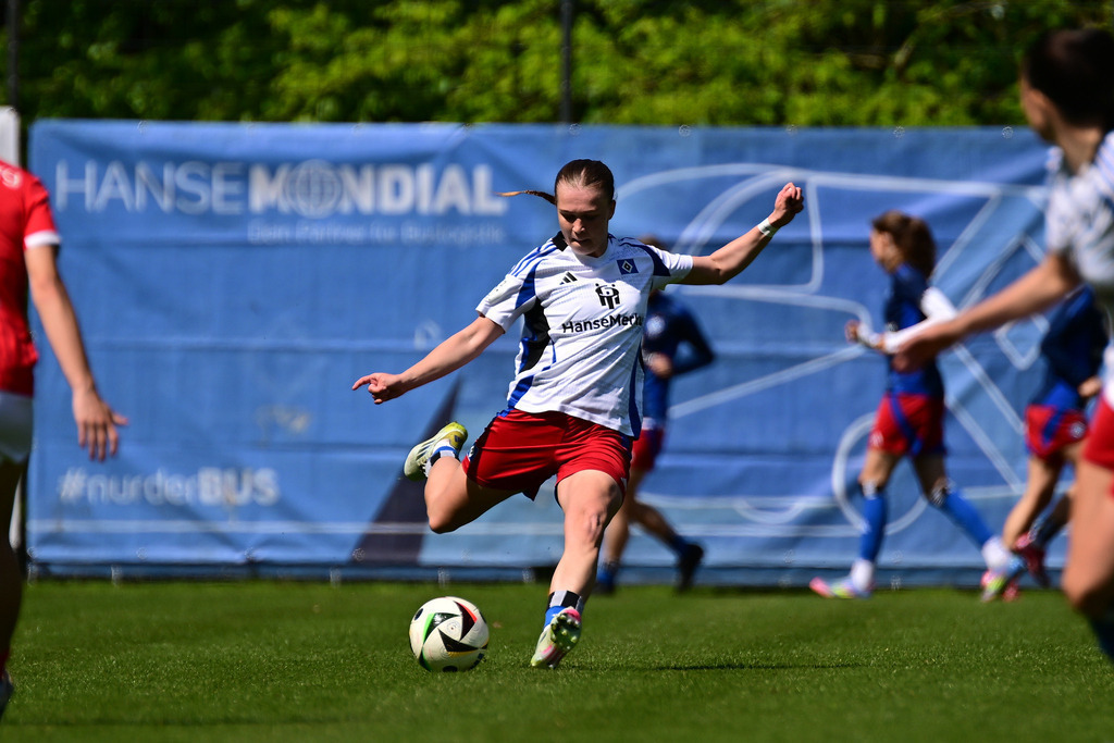 Fußball I Frauen I Saison 2024-2025 I 2. Bundesliga I 25. Spieltag I Hamburger SV - SC Freiburg II | Der Sportfotograf. - Realisiert mit Pictrs.com