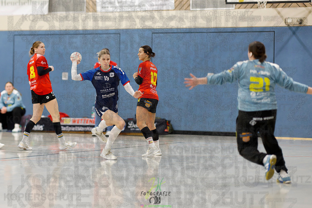 Frauen Regionalliga (HHV); HSG Wettenberg - TV Hüttenberg | Frauen Regionalliga (HHV); HSG Wettenberg - TV Hüttenberg am 06.12.2025 in Launsbach (Wettenberg) (Halle GS Launsbach (Wettenberg))Photo © 2025 - Jörg Heinrich - Realisiert mit Pictrs.com
