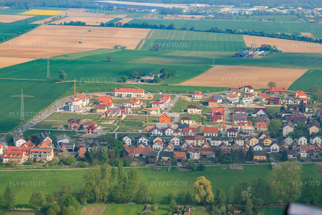Luftbild: Am Höhenweg in Kandel im Bundesland Rheinland-Pfalz in Deutschland. Foto: IMG_26253.jpg vom 27.04.2010 durch Werner Riehm/FLY-FOTO.de