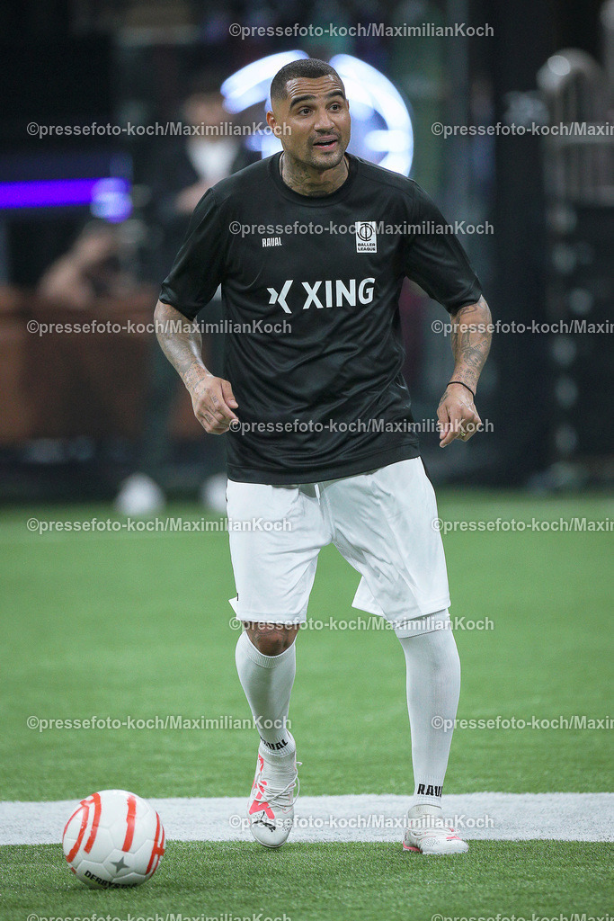 DueBL08042401045 | 08.04.2024, Düsseldorf, Fußball, Baller League, PSD Bank Dome, Final Four:  Kevin Prince Boateng (Teammanager Käfigtiger)
