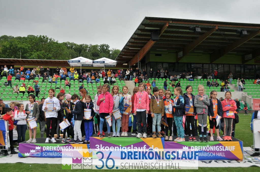 Siegerehrung Optima Sport Park | 3königslauf 2022 Siegerehrung - Realisiert mit Pictrs.com