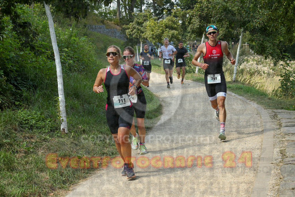 250824_1443_EX1_7285 | Sportfotografie im Rhein-Sieg Kreis, Köln, Bonn, NRW, Rheinland Pfalz, Hessen, etc. Unser Tätigkeitsfeld umfasst den Laufsport vom Volkslauf über den Marathon, Duathlon, Triathon bis zum Ultralauf wie Kölnpfad Ultra oder Schindertrail.