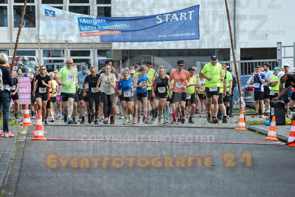 250801_1808_EX1_6410 | Sportfotografie im Rhein-Sieg Kreis, Köln, Bonn, NRW, Rheinland Pfalz, Hessen, etc. Unser Tätigkeitsfeld umfasst den Laufsport vom Volkslauf über den Marathon, Duathlon, Triathon bis zum Ultralauf wie Kölnpfad Ultra oder Schindertrail.