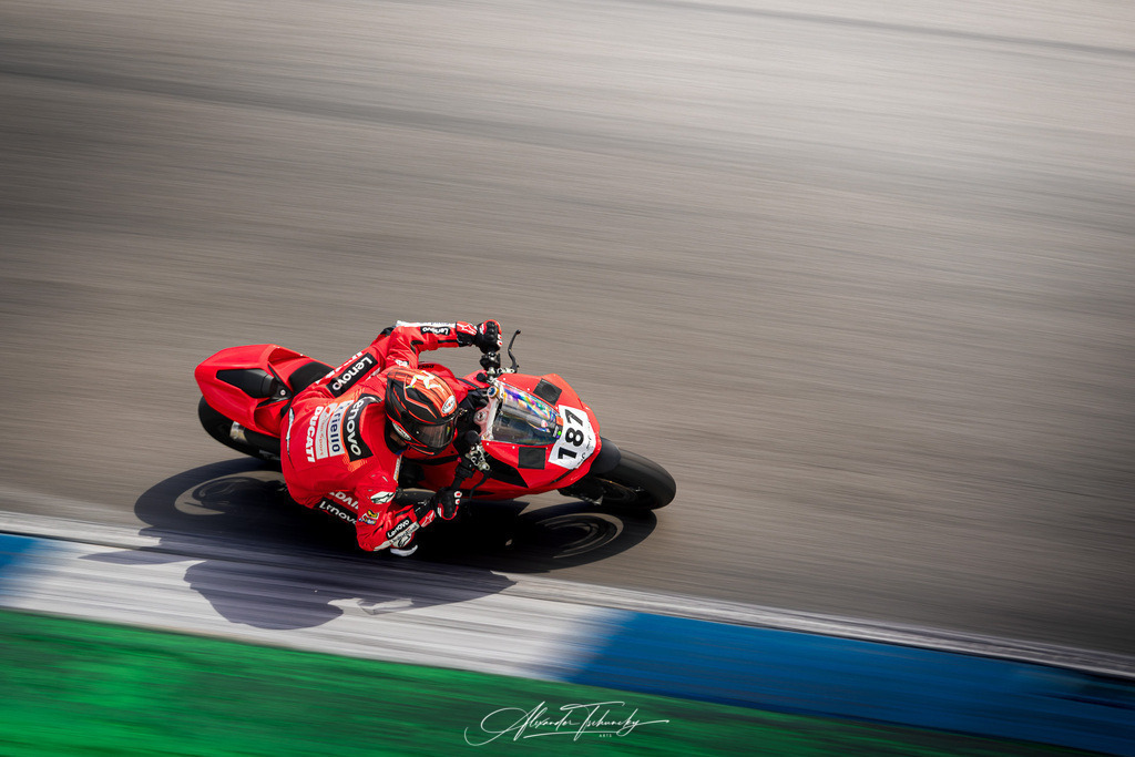 Ducati Trackday Hockenheimring 2026 | Entdecken Sie die faszinierende Welt von Alexander Tschuncky Arts: Kreative Fotografie, atemberaubende Automobilkunst und hochwertiger Bilderdruck. Lassen Sie sich inspirieren! - Realisiert mit Pictrs.com